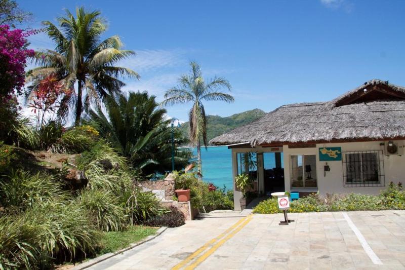 Cote Jardin - Chalets Cote Mer Baie Sainte Anne Exterior foto