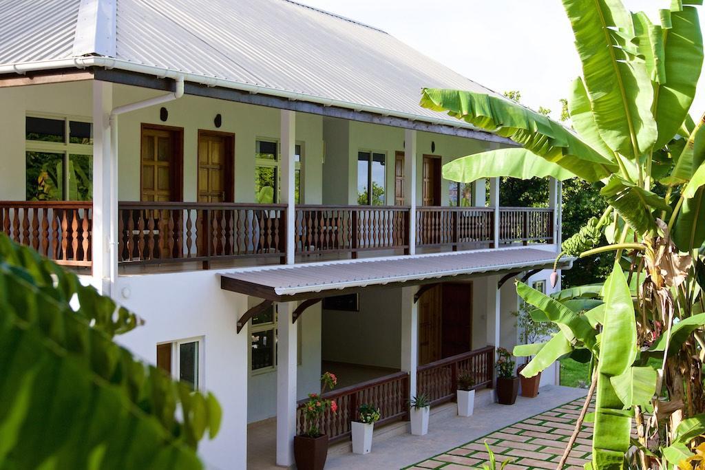 Cote Jardin - Chalets Cote Mer Baie Sainte Anne Exterior foto